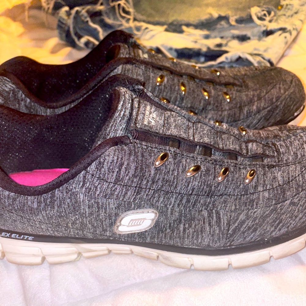 Sketchers elite comfort shoe